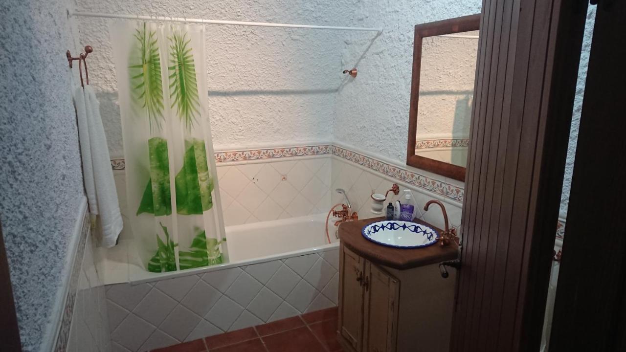 Apartamentos Rurales Mirador Del Negratin Куэвас-дель-Кампо Экстерьер фото